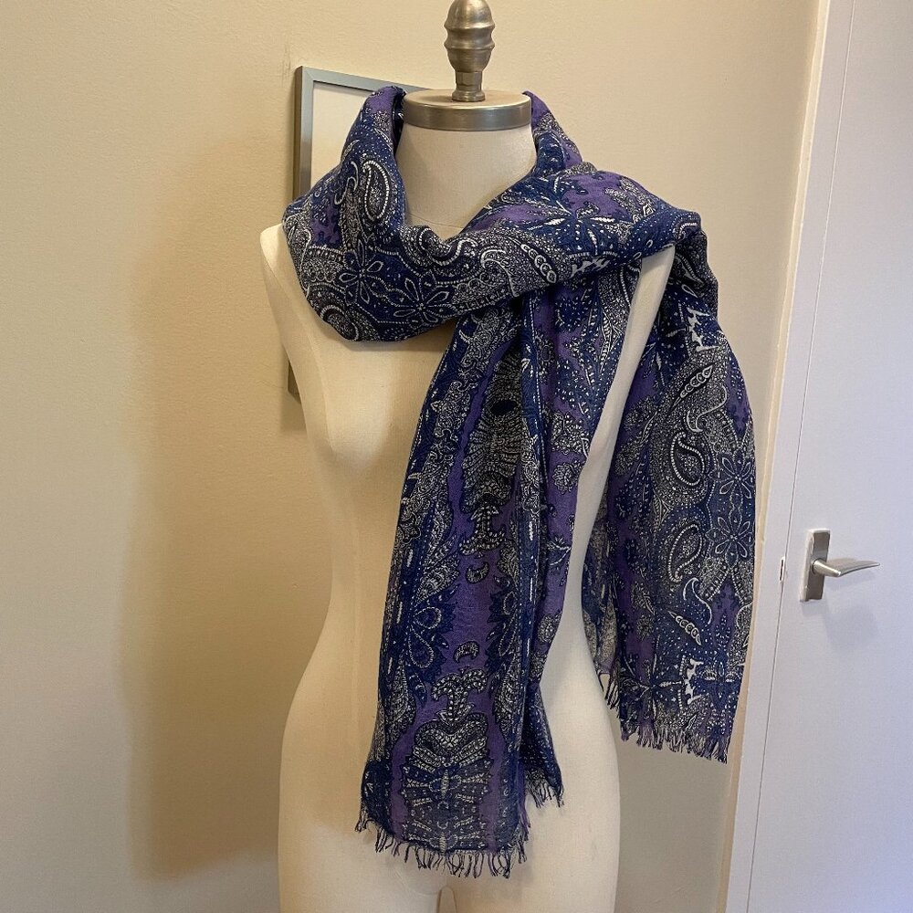 Made in Italy light wool paisley scarf